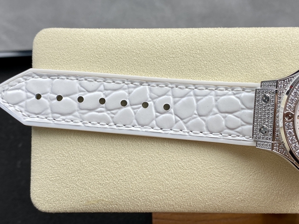 ウブロコピー時計着用イメージ